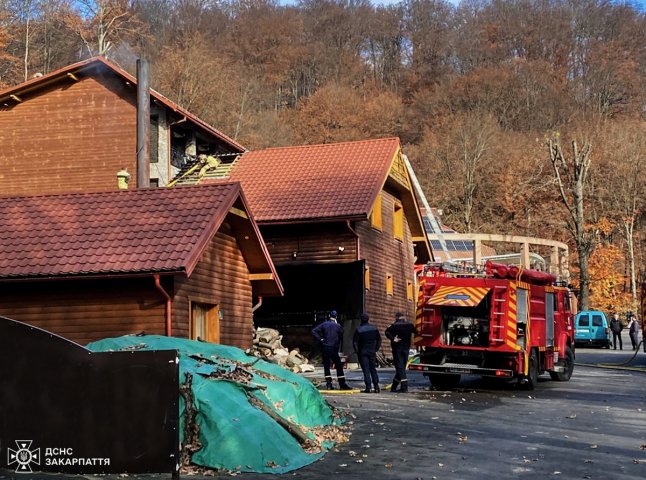 На Мукачівщині спалахнула пожежа у готельно-ресторанному комплексі
