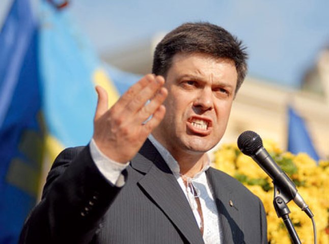 Тягнибок в Ужгороді пообіцяв розпустити парламент, якщо його виберуть президентом