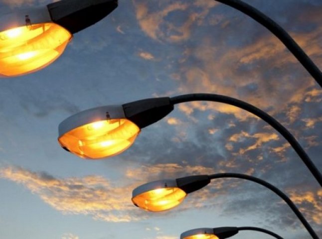 У Мукачеві облаштовують освітлення пішохідних переходів