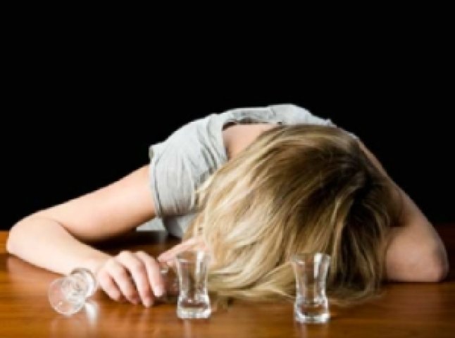 Сильне алкогольне сп’яніння довело мукачівку до реанімації