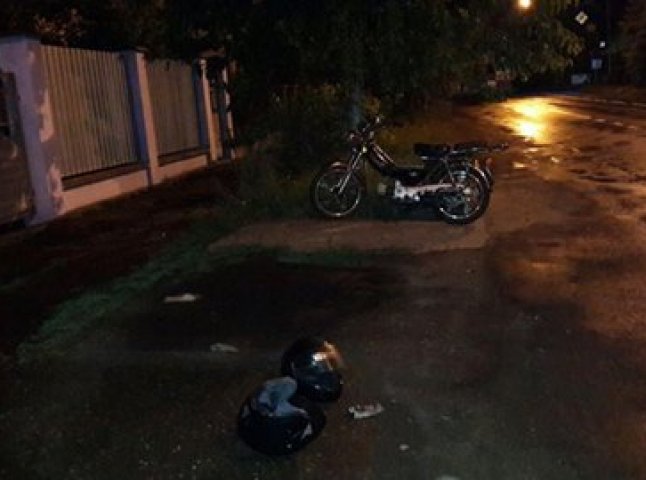 ДТП в Ужгороді: "Mercedes" збив мотоцикліста