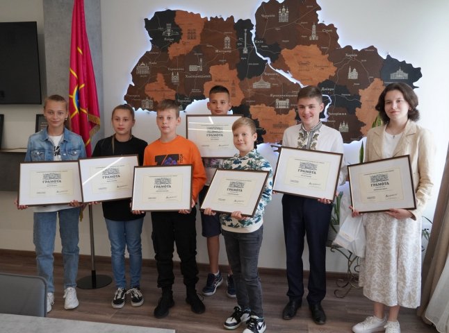 Діти отримали грамоти від Головнокомандувача ЗСУ
