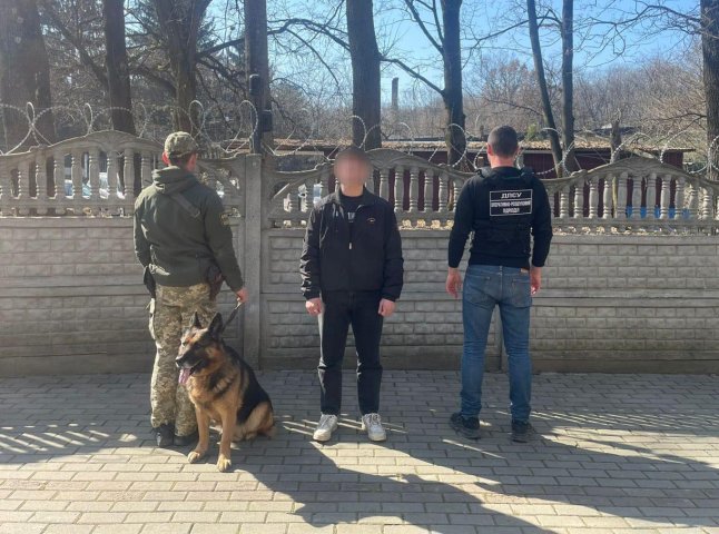 Поблизу кордону зі Словаччиною затримали громадянина Туреччини