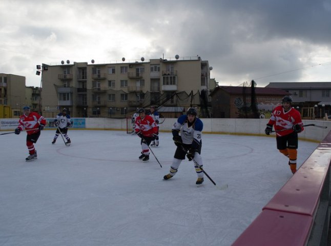 В Ужгороді відбувся перший хокейний турнір у цьому сезоні