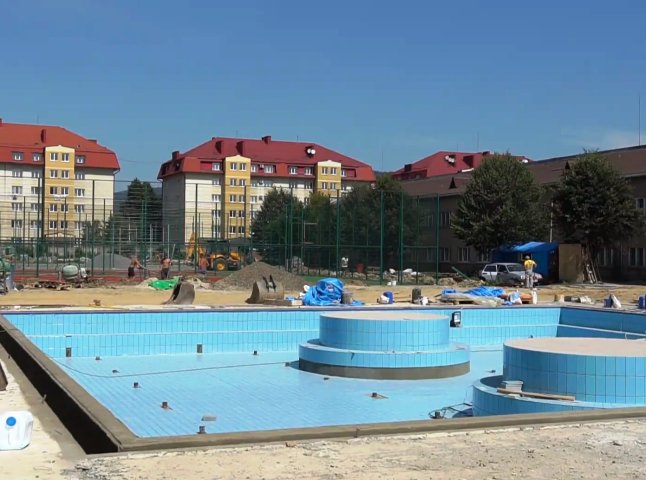 Міськрада назвала приблизний термін, коли у Мукачеві відкриють басейни ДЮСШ