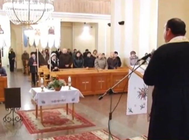 У Мукачеві моляться за єдність вірників (ВІДЕО)