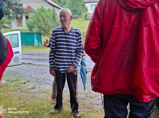 Пенсіонер, якого шукали в лісі на Мукачівщині, знайшовся