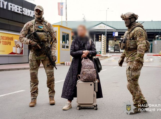 Іноземку за спробу вивезти двох українок у рабство затримали на кордоні