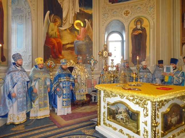 Владика Феодор звершив Божественну літургію в одному з храмів мікрорайону Росвигово