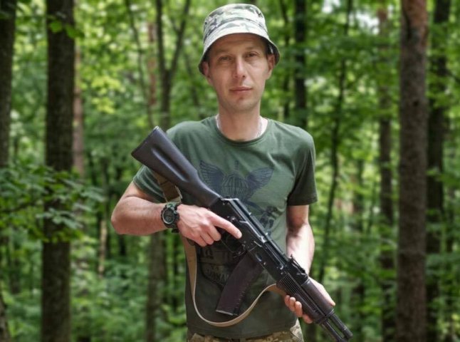 У Чинадіївській громаді поховають воїна, який загинув на війні