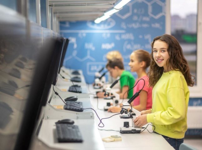 Закарпатські ліцеї отримали кошти на облаштування освітніх просторів