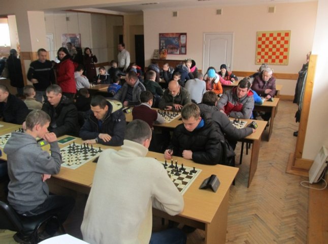 На Рахівщині пройшов новорічно-різдвяний турнір із шахів