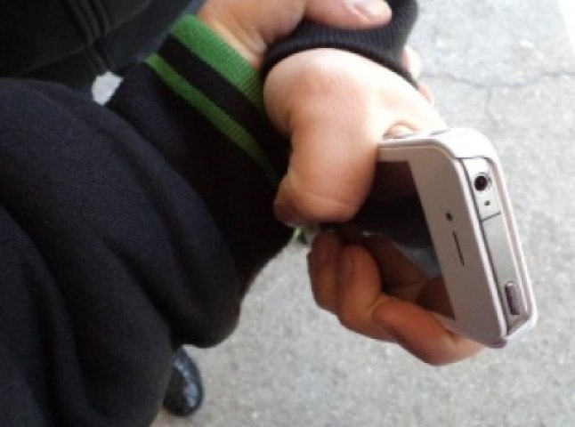Іршавські правоохоронці затримали крадія мобільного телефону