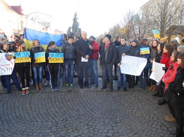 У центрі Мукачева відбудеться загальноміський мітинг проти війни та в підтримку цілісності України