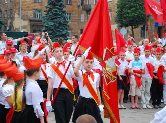 В одному із закарпатських сіл діти досі вчать вірші про Ілліча і носять піонерські галстуки