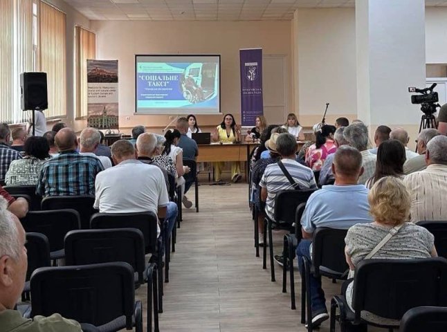У Мукачеві готуються запустити «Соціальне таксі» для маломобільних громадян У Мукачеві готуються запустити «Соціальне таксі» для маломобільних громадян
