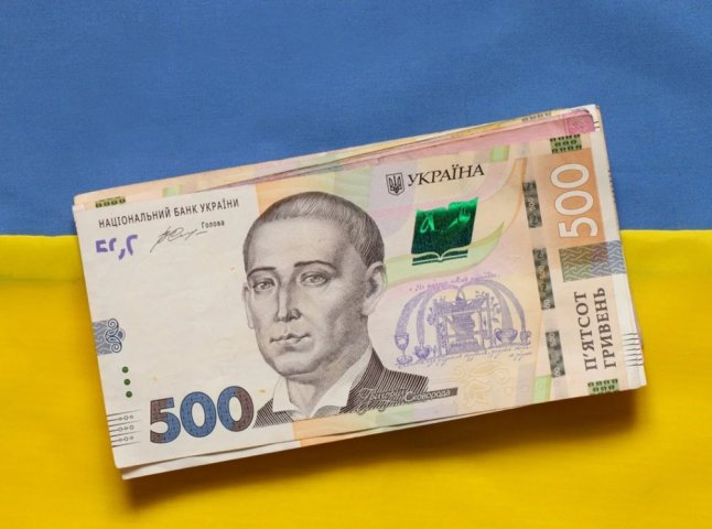 900 гривень на місяць з 1 жовтня: хто з українців отримуватиме такі виплати