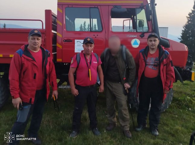Турист дві доби проблукав горами Рахівщини: його евакуювали