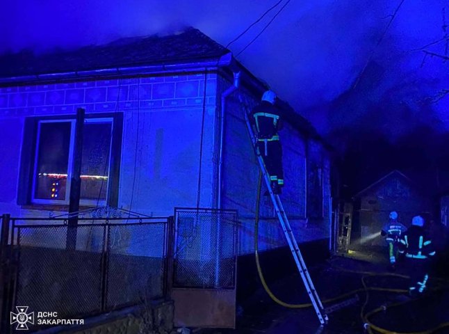 На Закарпатті під час пожежі трагічно загинула жінка