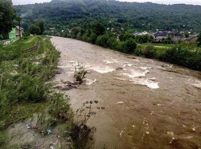 У річках Закарпаття піднявся рівень води