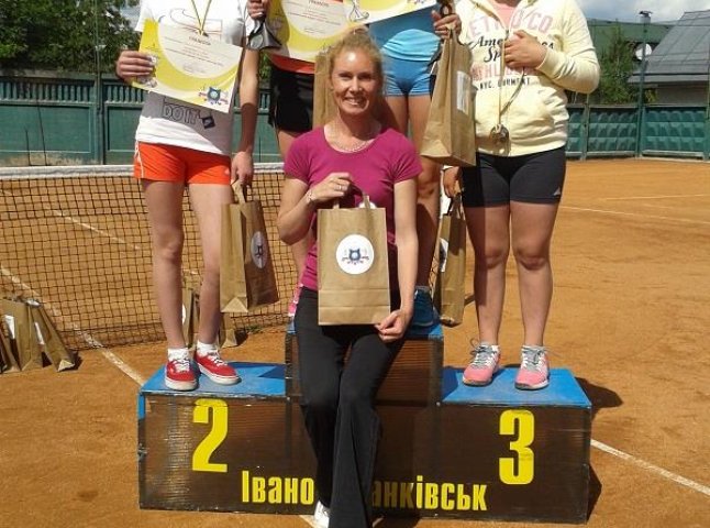 Тячівські теністистки стали переможцями "Iron Cup - 2015"