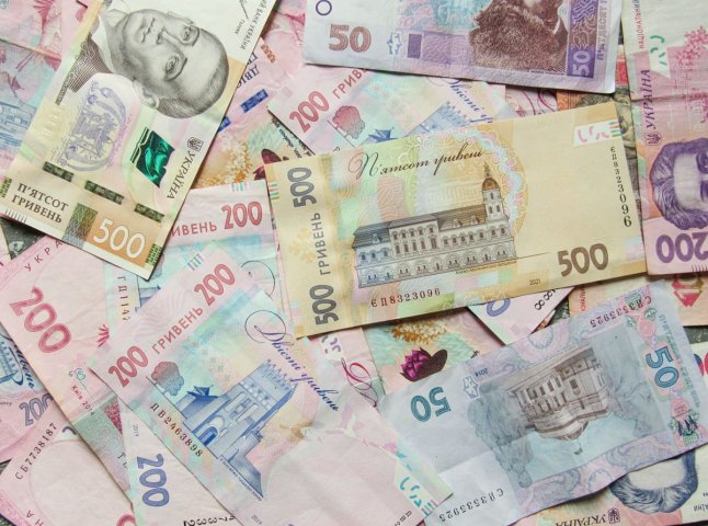 Пенсіонерам виплачуватимуть 3209 гривень щомісяця, але є умова