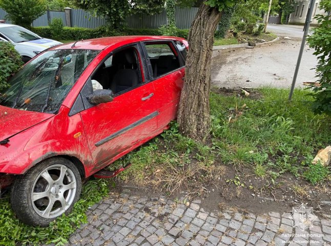 Вранці п’яний водій скоїв аварію в Ужгороді