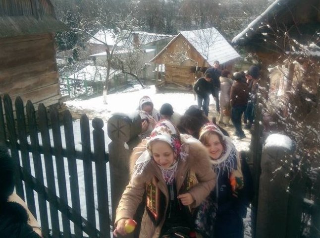 В Ужгороді проходить фестиваль "Коляди в старому селі"