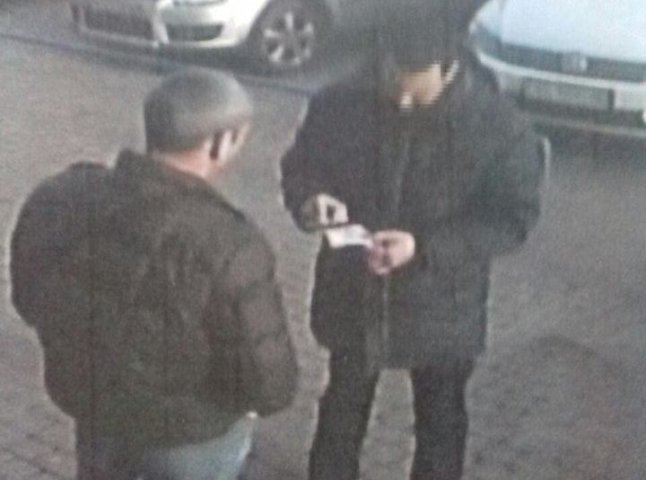 Поліція затримала в Ужгороді трьох "міняйлів"