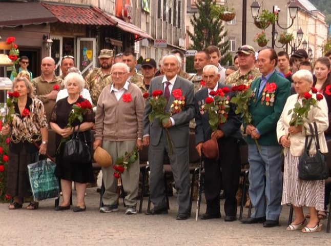У Хусті вшанували пам’ять полеглих у Другій світовій війні