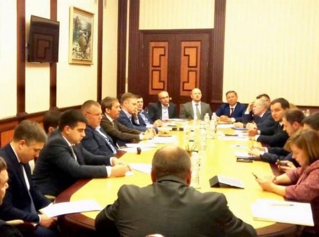 Троє народних депутатів від Закарпаття зустрілися з Олексієм Гончаруком