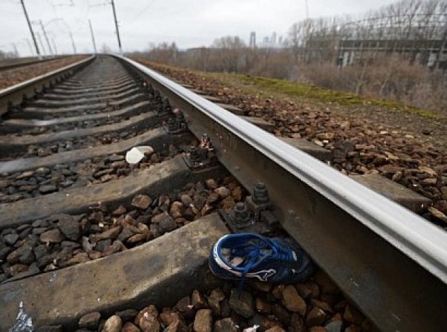 На Воловеччині 23-річний хлопець з Києва кинувся під потяг