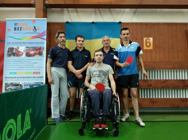 Закарпатські паралімпійці брали участь у міжнародному турнірі з настільного тенісу в Чехії