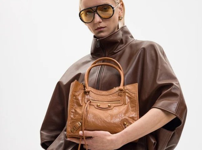 Жіночі сумки від Balenciaga: аксесуар, який змінить ваш образ