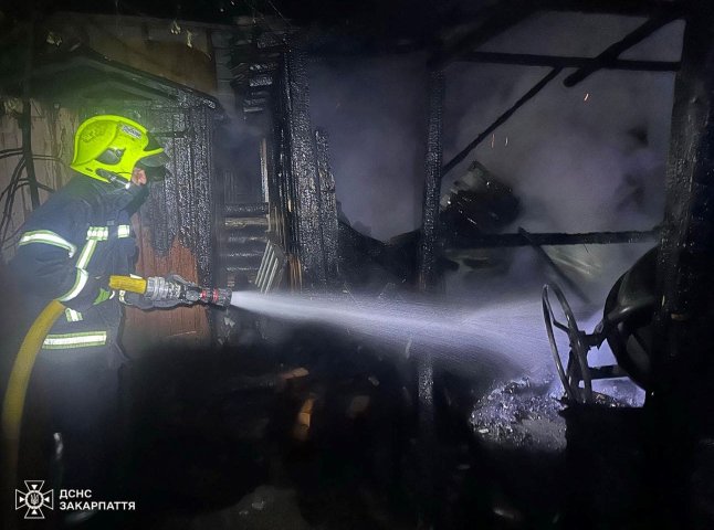 Пожежа зі збитками сталася на Тячівщині через подовжувач