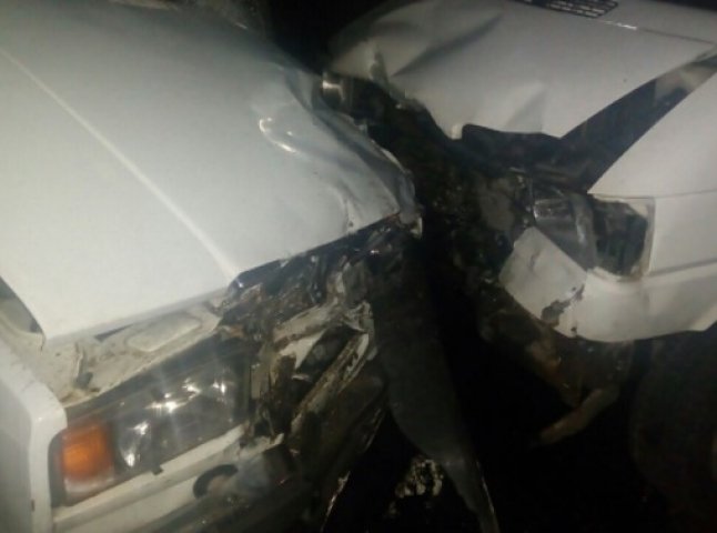 На Мукачівщині зіткнулися два автомобілі: водій одного із них була п’яна