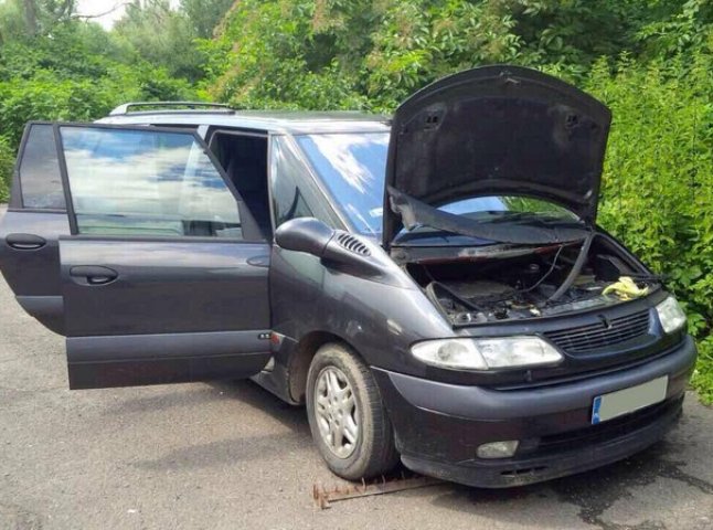 Через махінації двоє чоловіків залишилися без машин