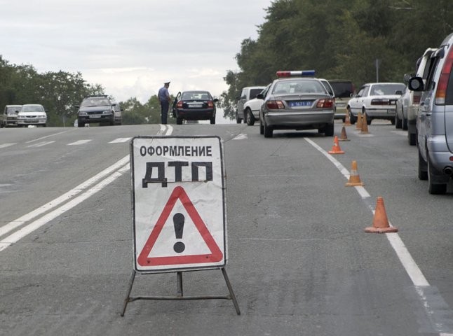 У селі Березинка водій насмерть збив 53-річного чоловіка і зник з місця пригоди