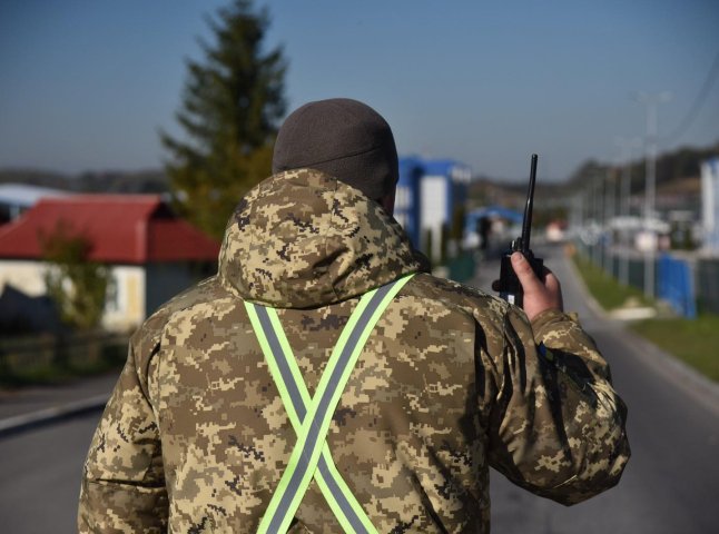 Жінка хотіла перетнути кордон автомобілем: прикордонники розповіли про випадок на КПП «Лужанка»