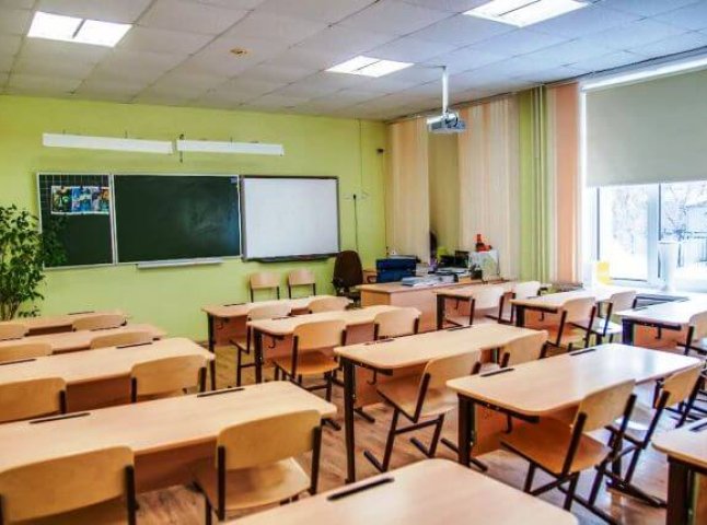 Невідомі повідомили про замінування школи на Мукачівщині
