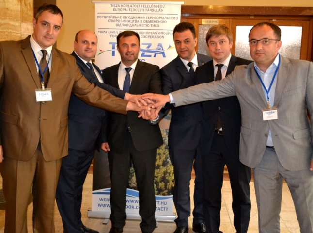 В Ужгороді підписали Рамкову угоду про співпрацю між Угорським центром розвитку та ЄОТС ТИСА