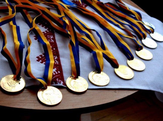 У Мукачівській громаді 44 випускники отримають золоті медалі