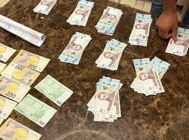 На Ужгородщині підрядник привласнив гроші, які виділили для ремонту дороги На Ужгородщині підрядник привласнив гроші, які виділили для ремонту дороги