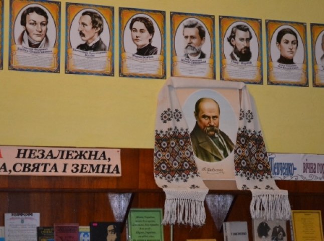 У Берегові вшанували пам’ять Тараса Шевченка літературно-музичною годиною "З Кобзарем у серці"