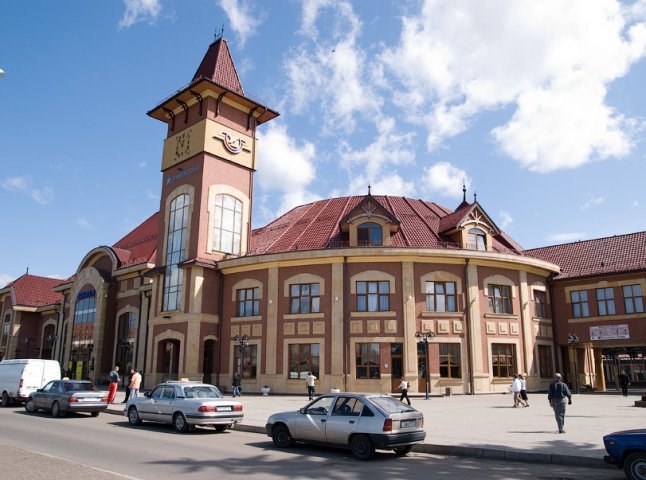 Під час обшуку вибухівки з ужгородського вокзалу евакуювали 20 осіб
