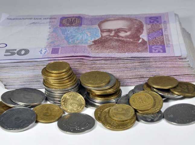 Допомога одиноким матерям з дітьми