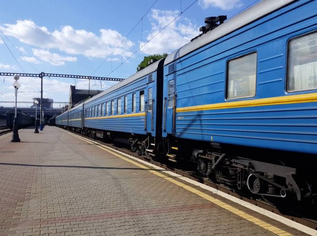У травні почне курсувати поїзд "Київ-Солотвино"