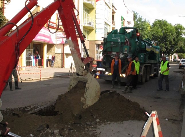 На перехресті Ерделі – Собранецька в Ужгороді планується ремонт коллектора