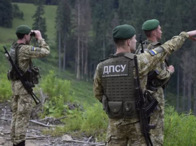 У горах Закарпаття прикордонники натрапили на труп чоловіка У горах Закарпаття прикордонники натрапили на труп чоловіка