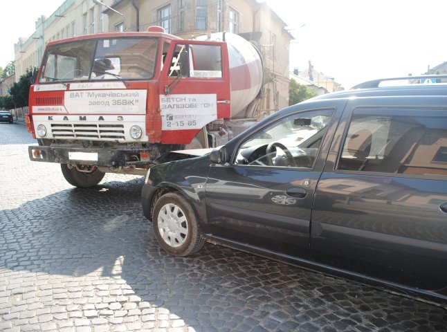 На перехресті у Мукачеві сталась ДТП